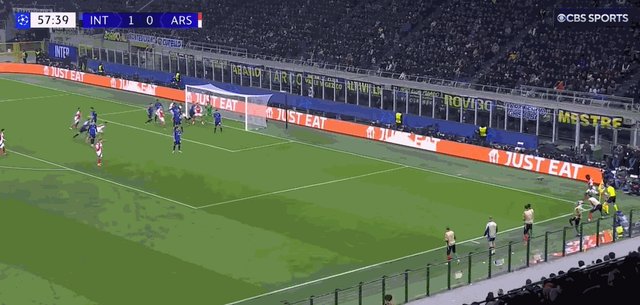 门线解围.gif
